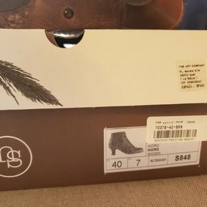 Ankle boots